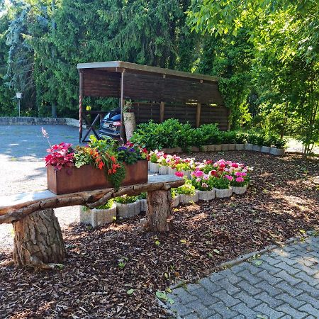 Hotel Landgasthof Fromm Untergruppenbach Eksteriør billede