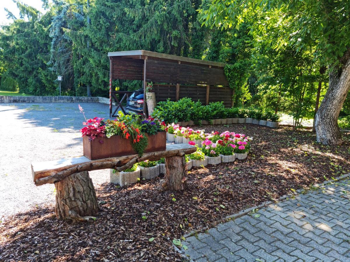Hotel Landgasthof Fromm Untergruppenbach Eksteriør billede