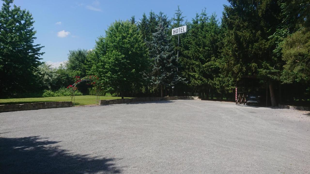 Hotel Landgasthof Fromm Untergruppenbach Eksteriør billede